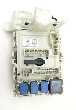 Реле в блоке предохранителей Suzuki Kizashi