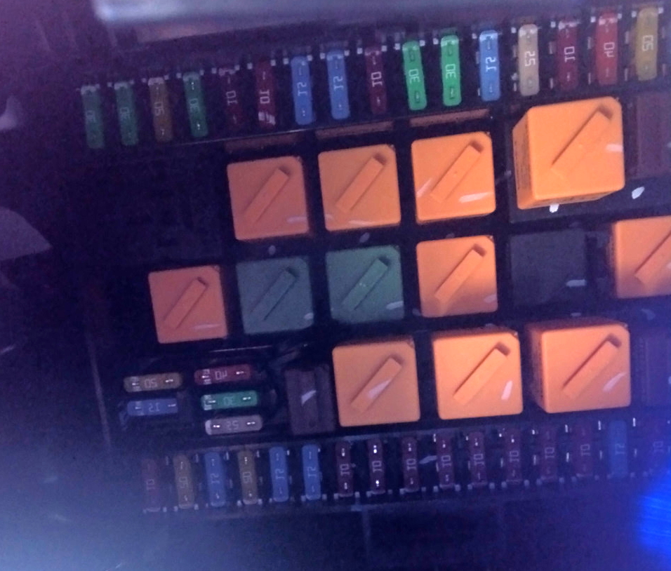 Блок в салоне