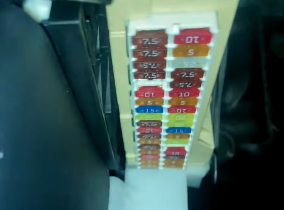 Блок в салоне