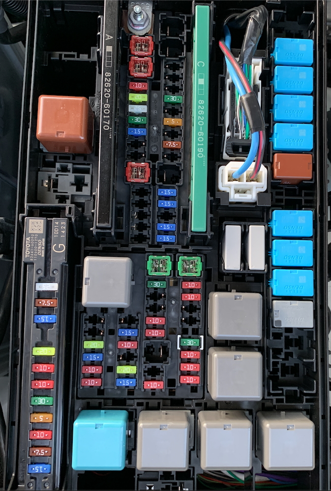 Фото блока под капотом