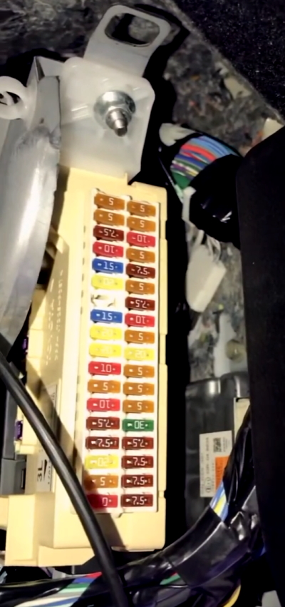 Фото блока в салоне