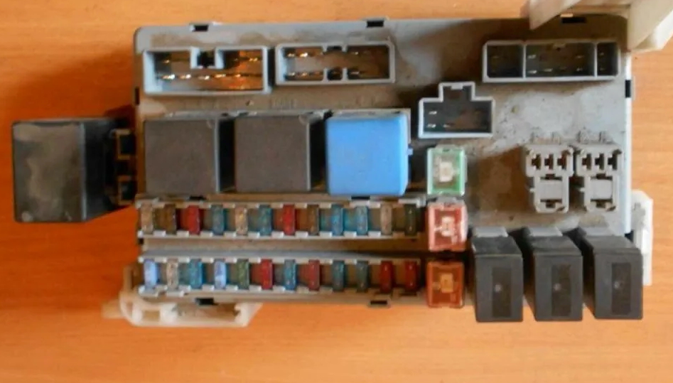 Блок предохранителей джили визион фото