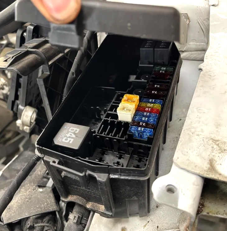 Расположение блока под капотом VW T-Cross