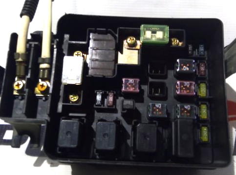 Блок предохранителей под капотом Хонда Цивик 6