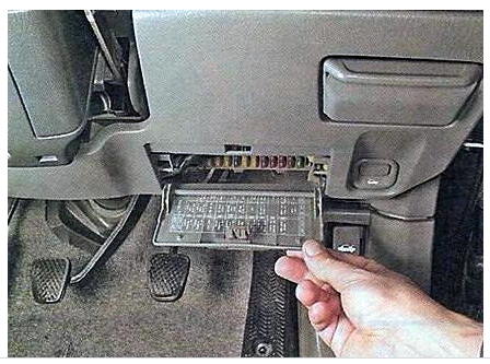 доступ к блоку в салоне