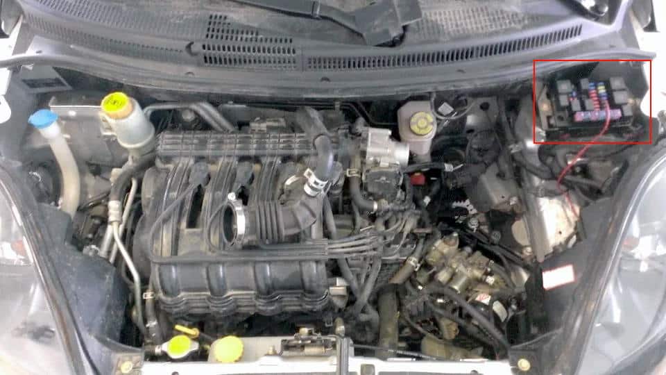 Фото блока под капотом