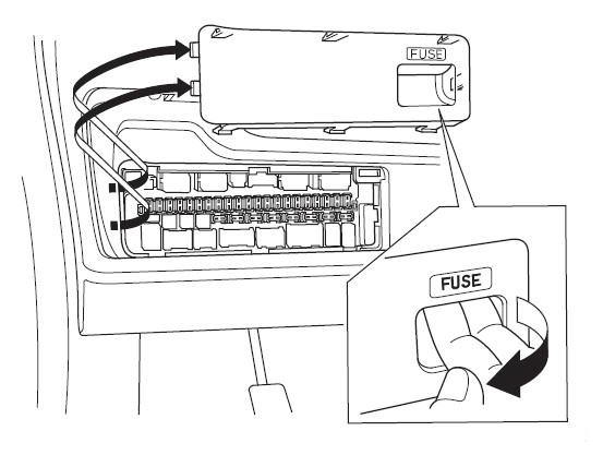 Где находится блок предохранителей в салоне