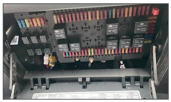 Фото блока в салоне