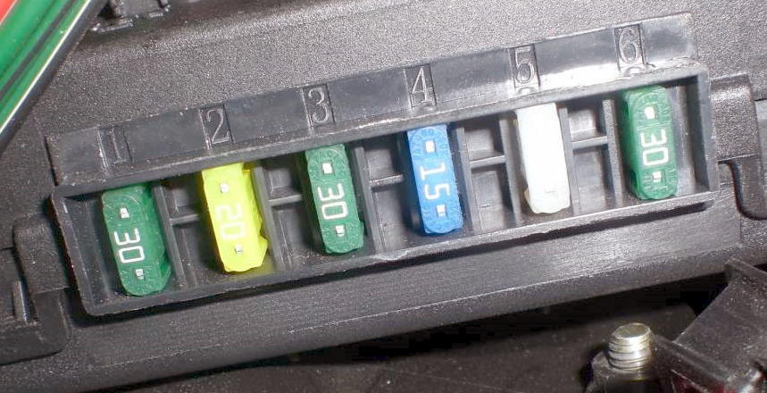 Предохранители в блоке комфорта Чери т11