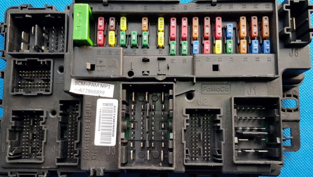 Фото блока в салоне полный вид