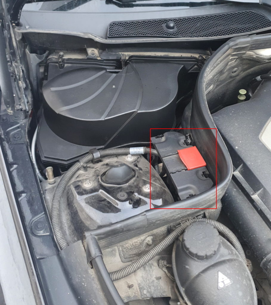 Расположение блока под капотом