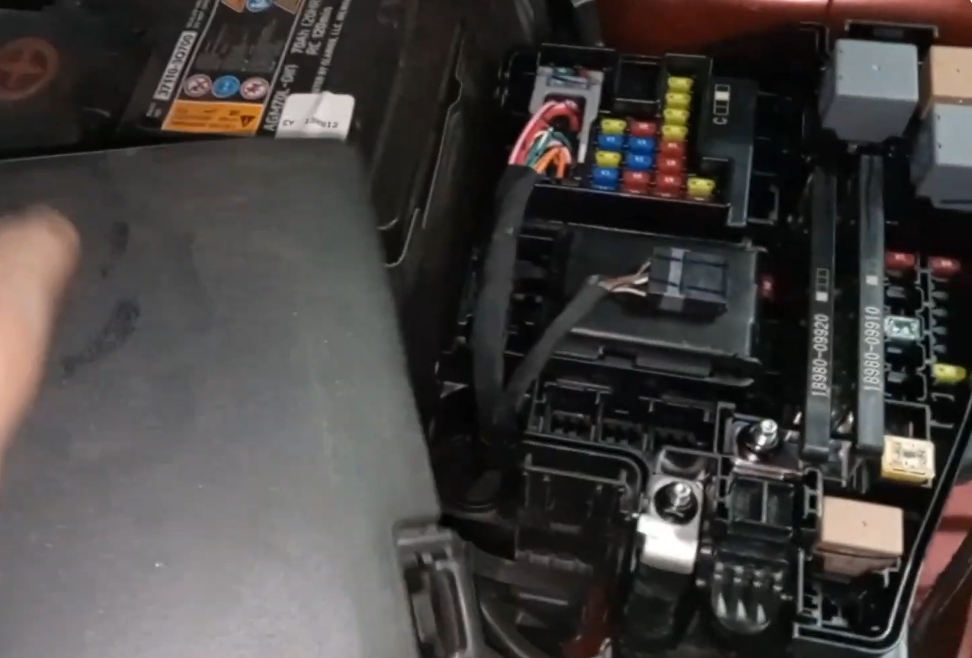 Блок под капотом