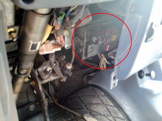 Расположение блока в салоне