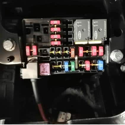 Фотография блока в салоне Чери Тигго 4