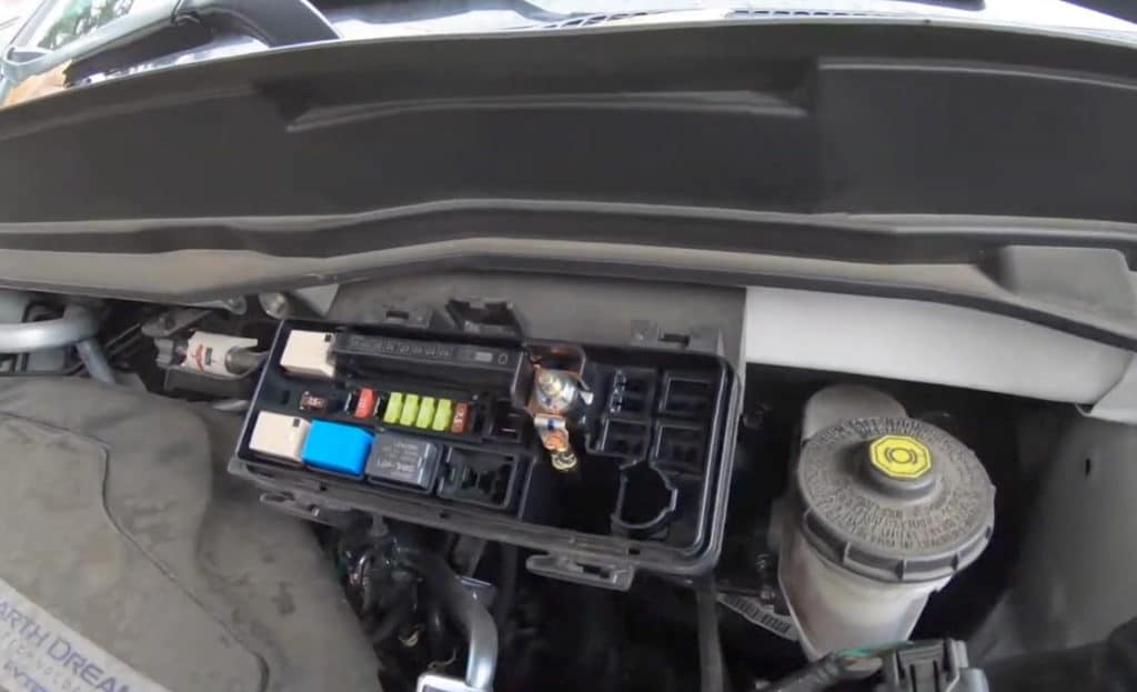 Блок номер 2 под капотом