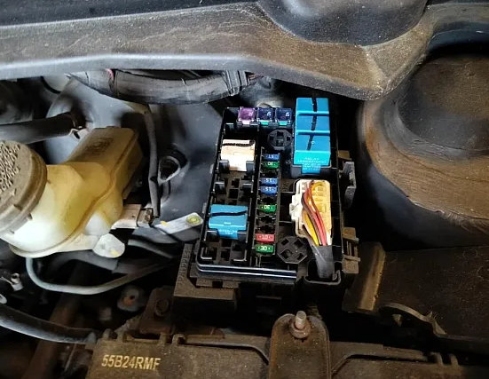 Фото блока под капотом Сзуки Альто