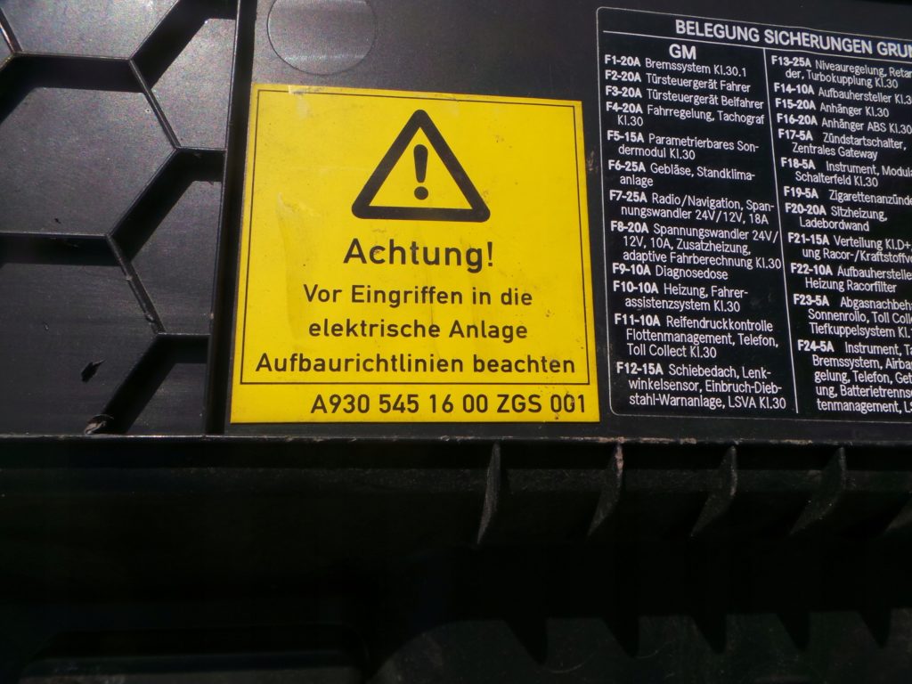 Пример обозначения на схеме крышки блока