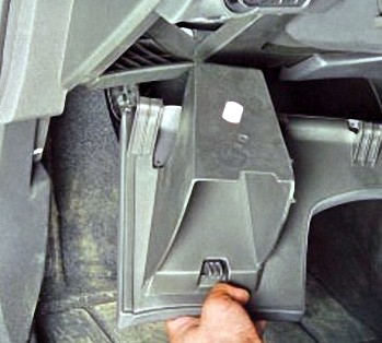 доступ к блоку в салоне