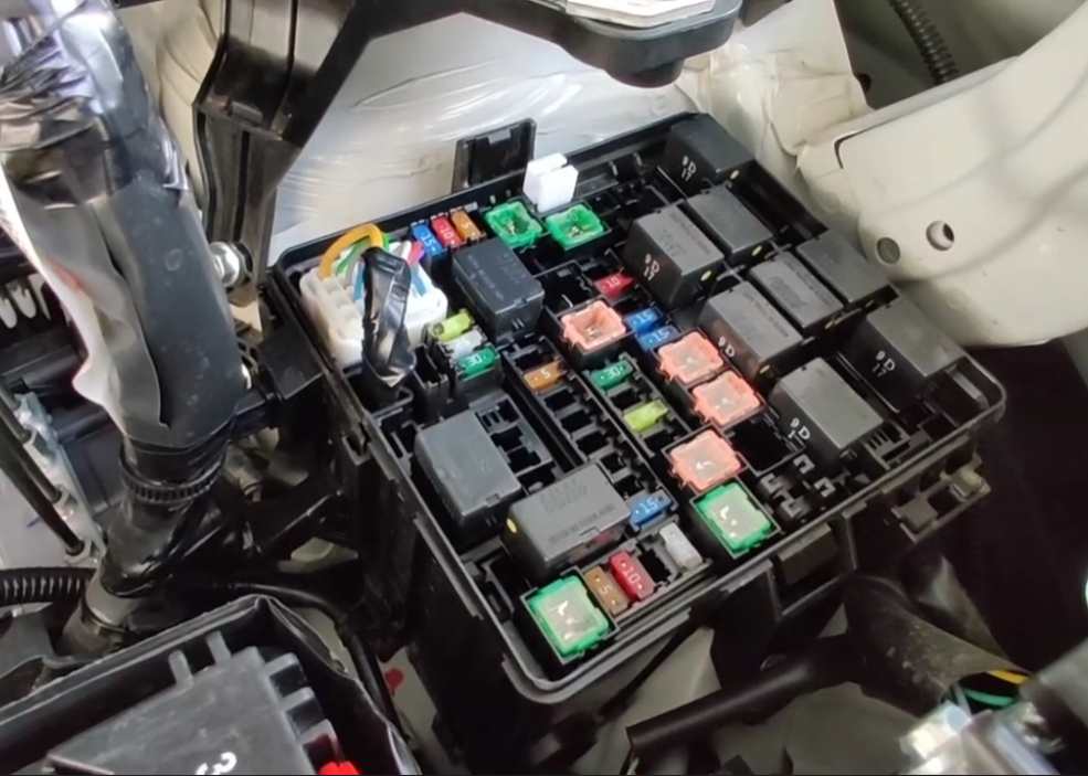 ignis fuse box