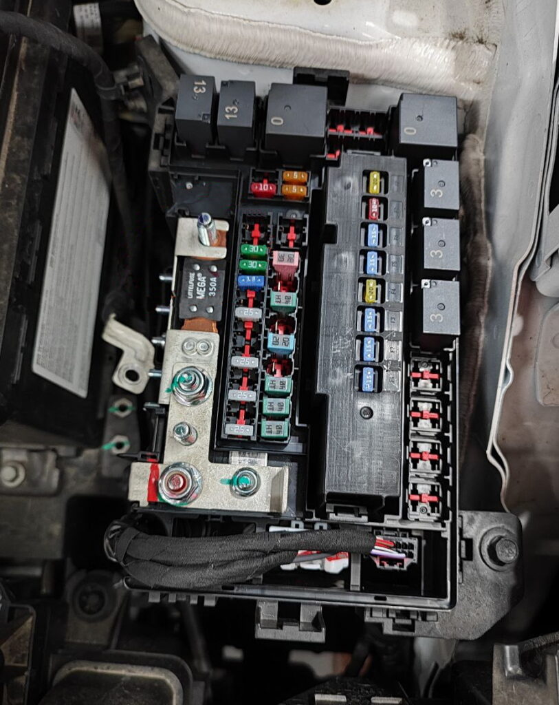 Фотография блока под капотом