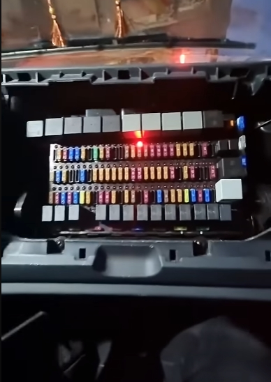 не работает предохранитель шакман х3000