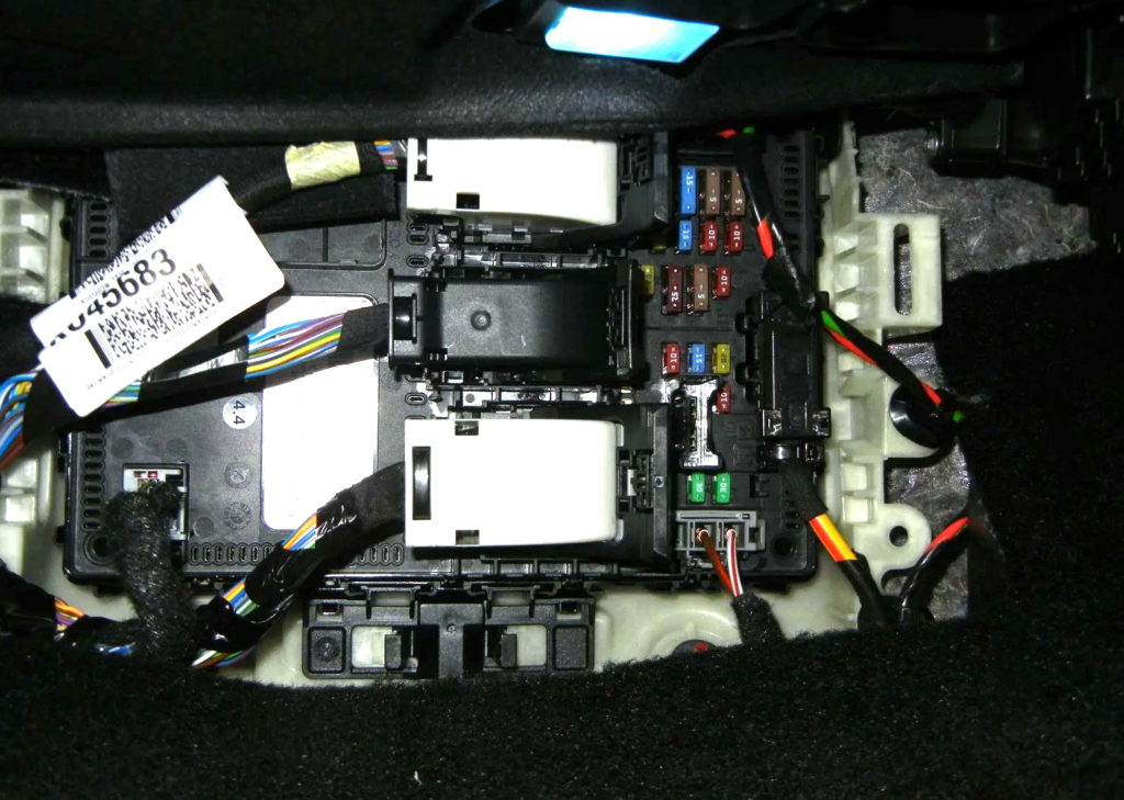 Фото блока предохранителей Форд Фокус 4