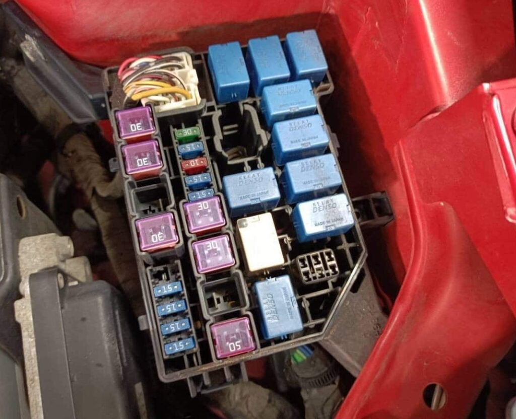 Блок предохранителей сузуки свифт