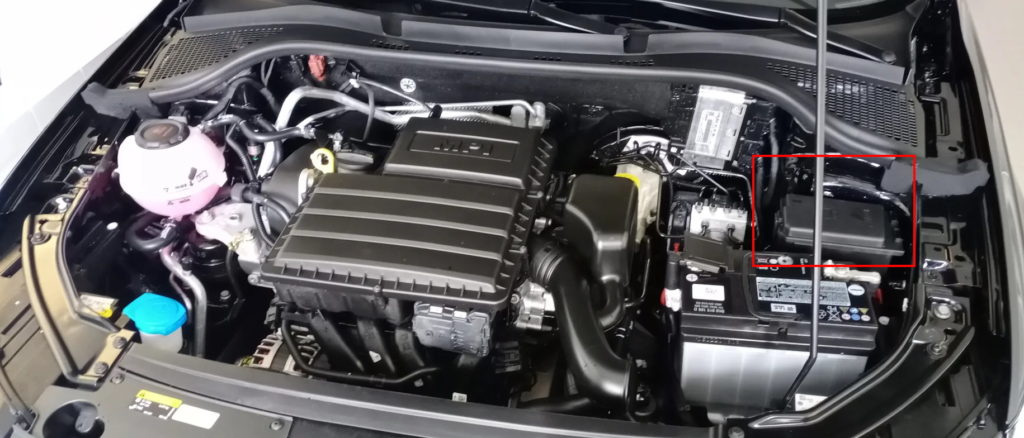 расположение блока под капотом