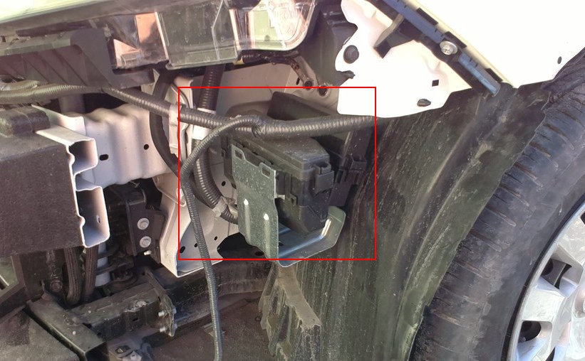 расположение блока за фарой