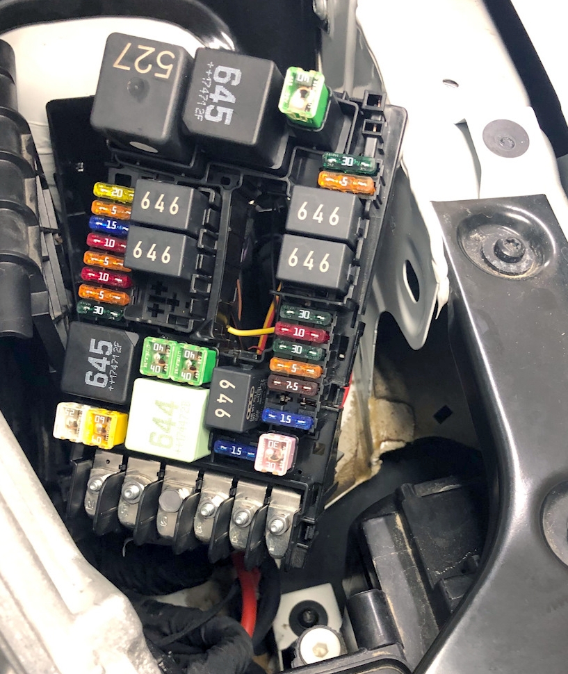 Фото пример блока под капотом