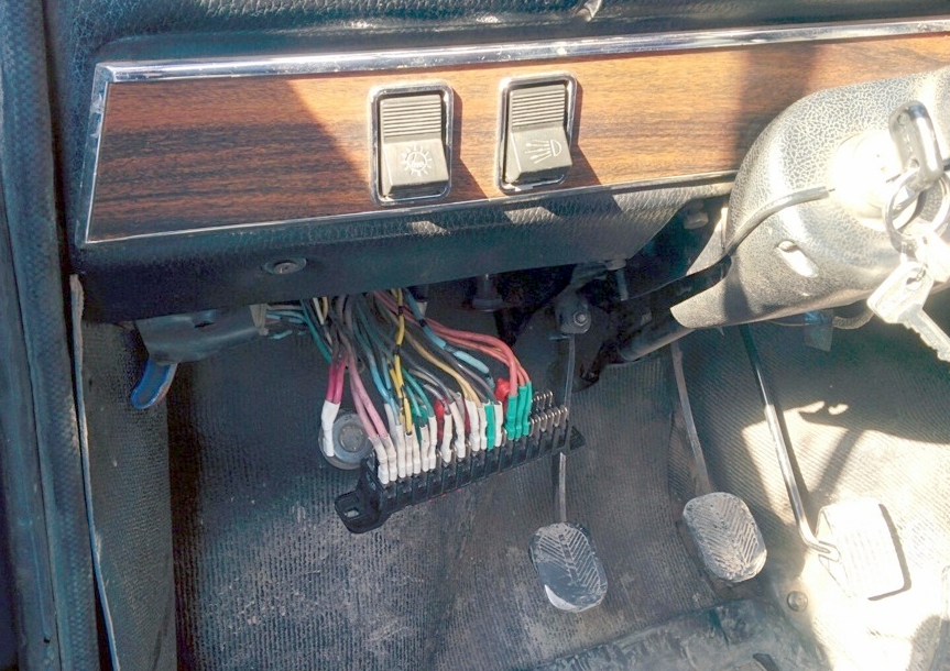 Блок в салоне