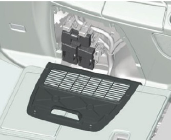 Блок в багажнике