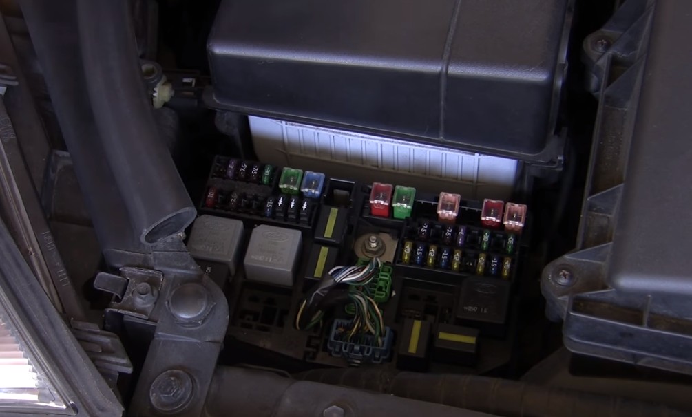 Блок под капотом фото