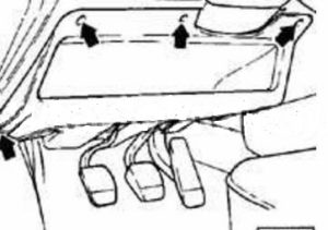 Audi 80 реле в салоне