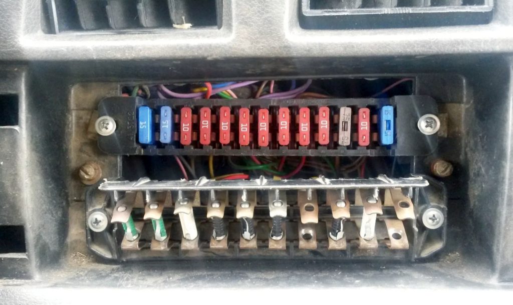 Блок предохранителей в салоне газ 3309