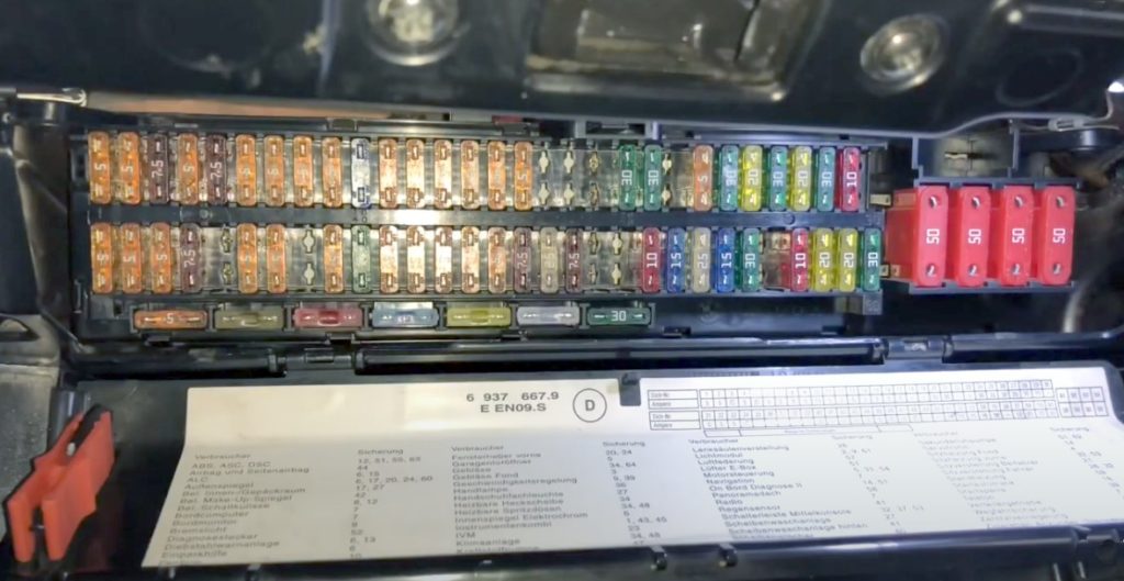 Блок предохранителей в салоне x5 e53