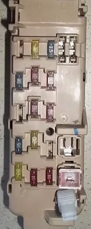 Блок в салоне фамилия