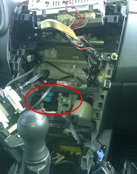 Блоки с реле в салоне