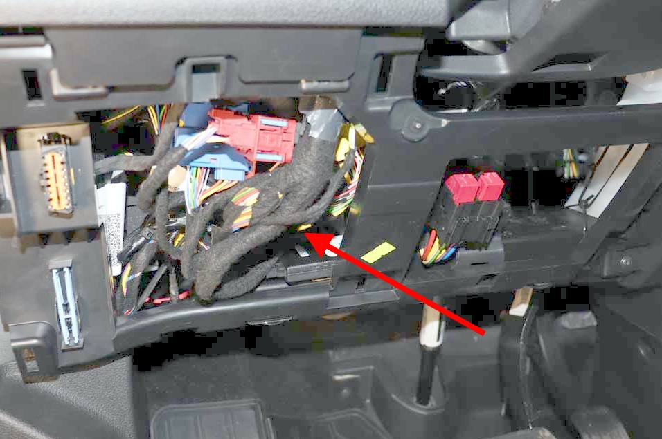 Доступ к блоку в салоне