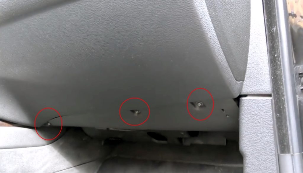 Доступ к блоку в салоне бмв х70