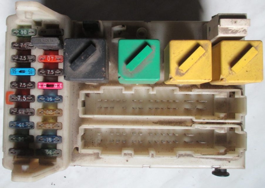 Фотография блока в салоне мондео 1