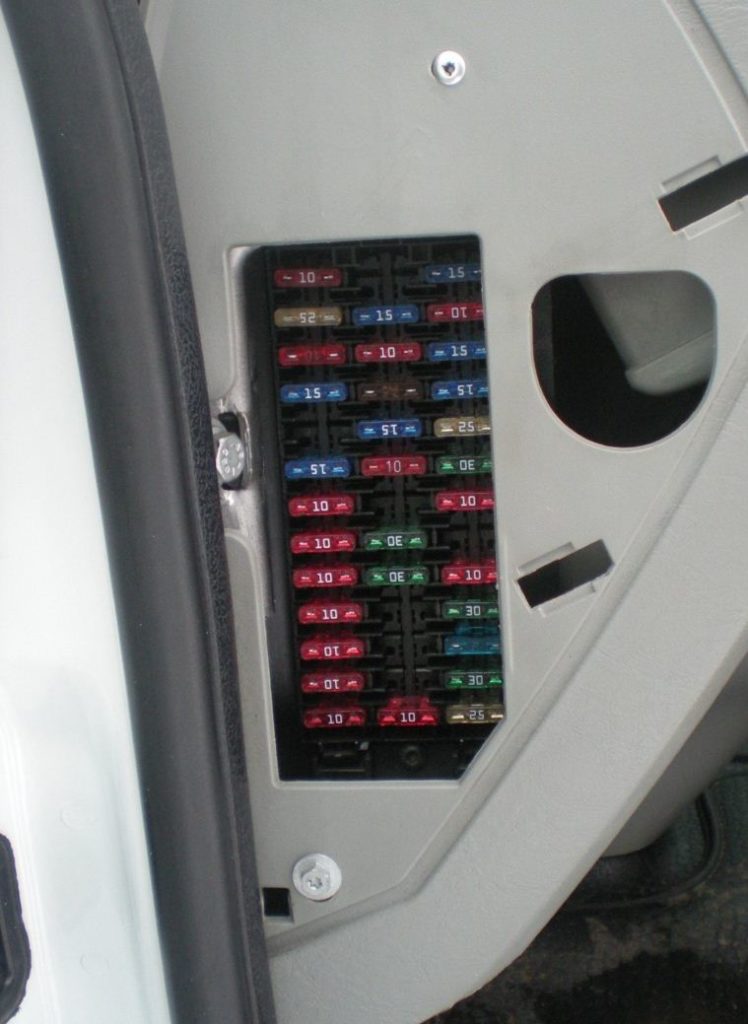 блок в панель приборов