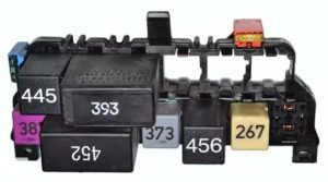 фото 13-контактного блока реле Škoda Superb