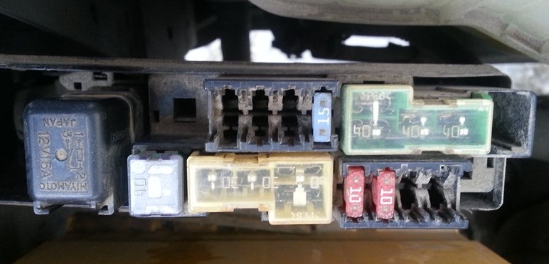 фото блока под капотом ниссан м