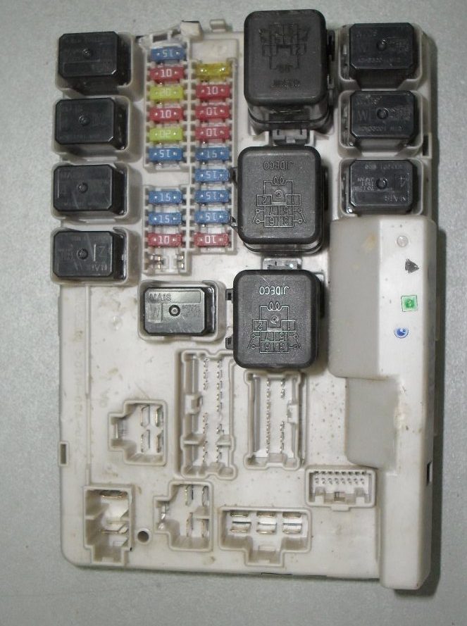 фото блока предохранителей ниссан теана 31