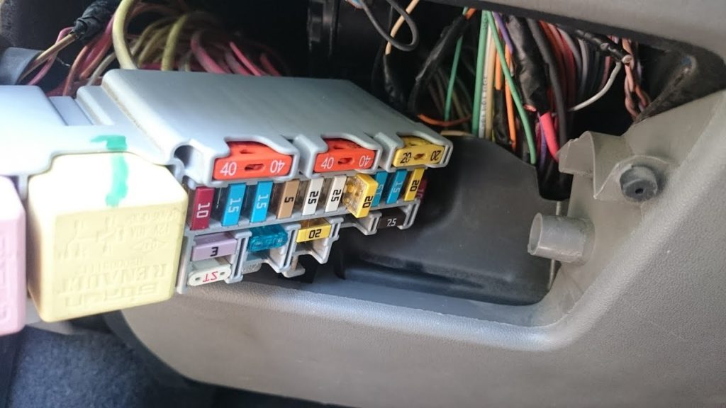 фото блока в салоне сценик 2