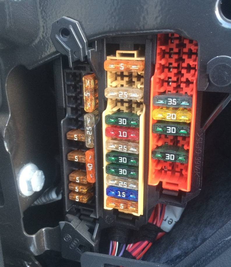 фото блока в салоне слева