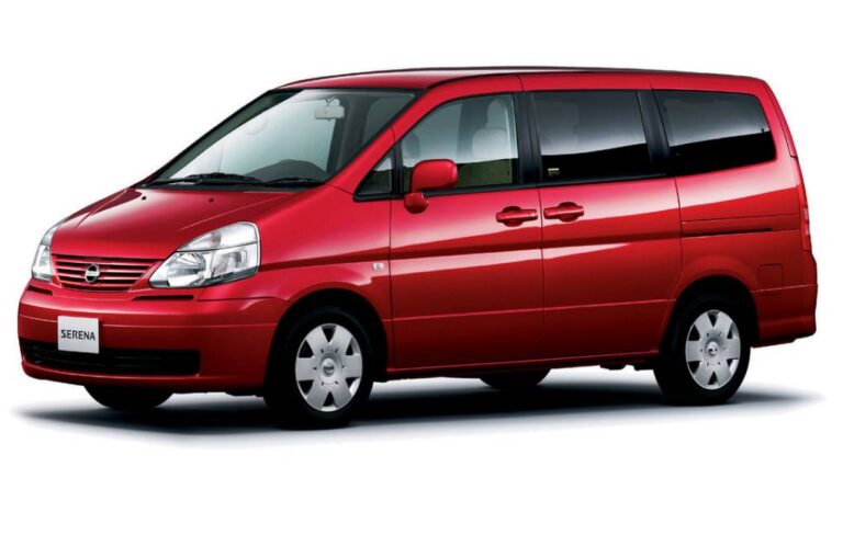 nissan serena foto.jpg