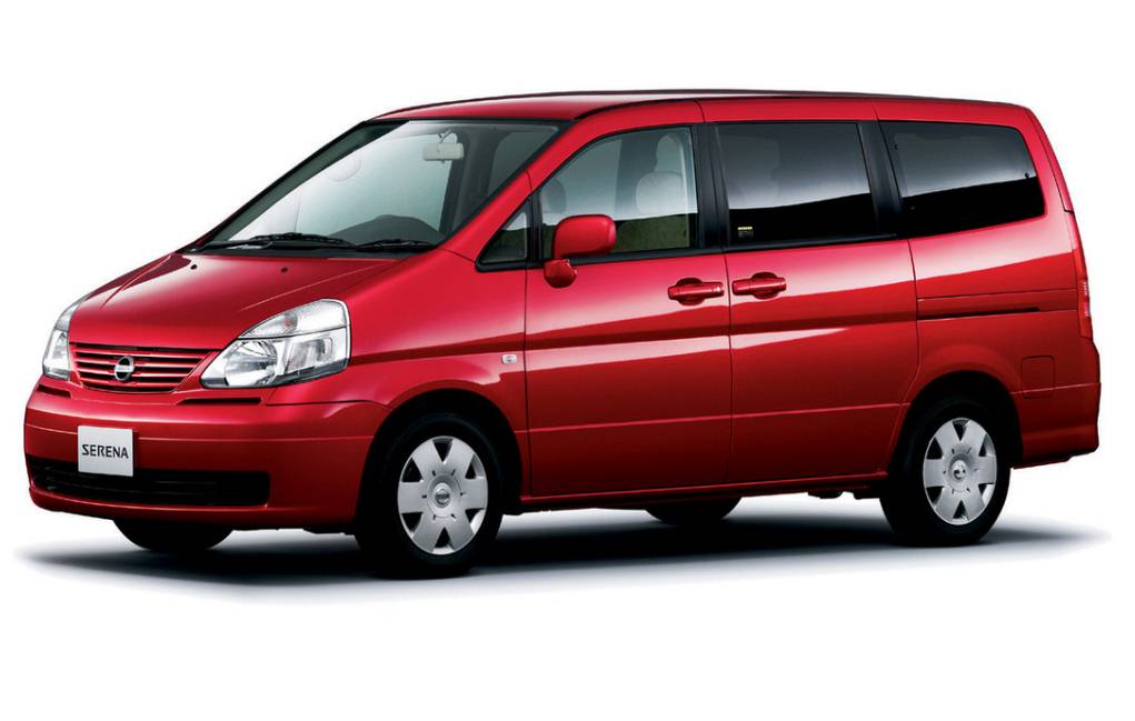 nissan serena foto.jpg