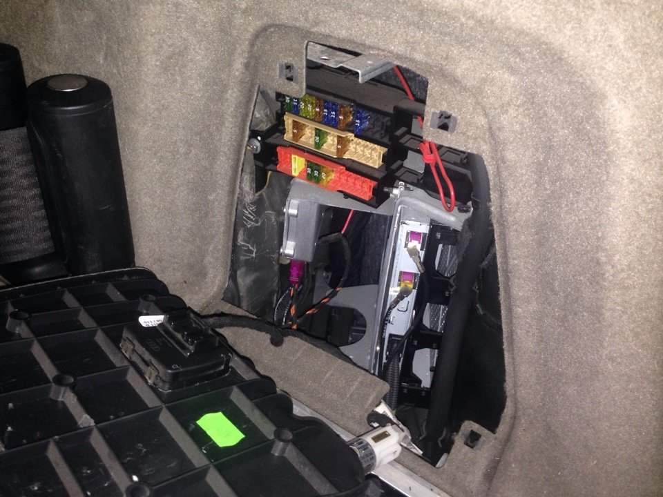 реальное фото блока в багажнике